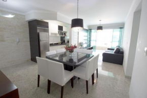 Olivia 101 - Confortável apartamento na praia de Bombas - 3 quartos - Churrasqueira e sacada grande - Próximo ao Mar - 7 pessoas